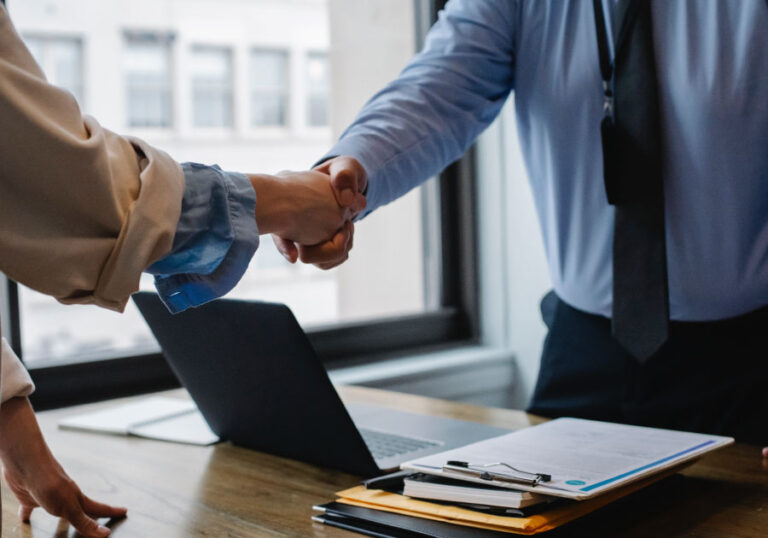 En el país se registra un aumento en el salario mínimo en las empresas formales