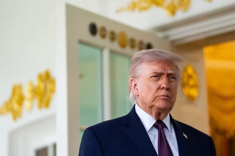 Trump dice que hay «mil misiles apuntados hacia Irán» por si Teherán intenta asesinarlo