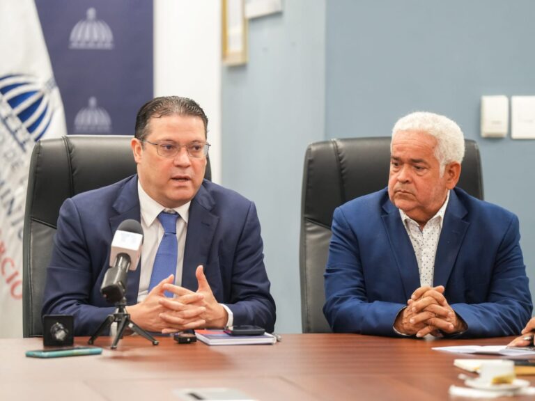 MICM media por comisiones en gasolineras