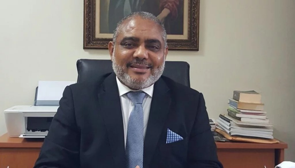 Teodoro Tejada pide reformar la Ley 83-24 para destrabar cientos de obras públicas paralizadas