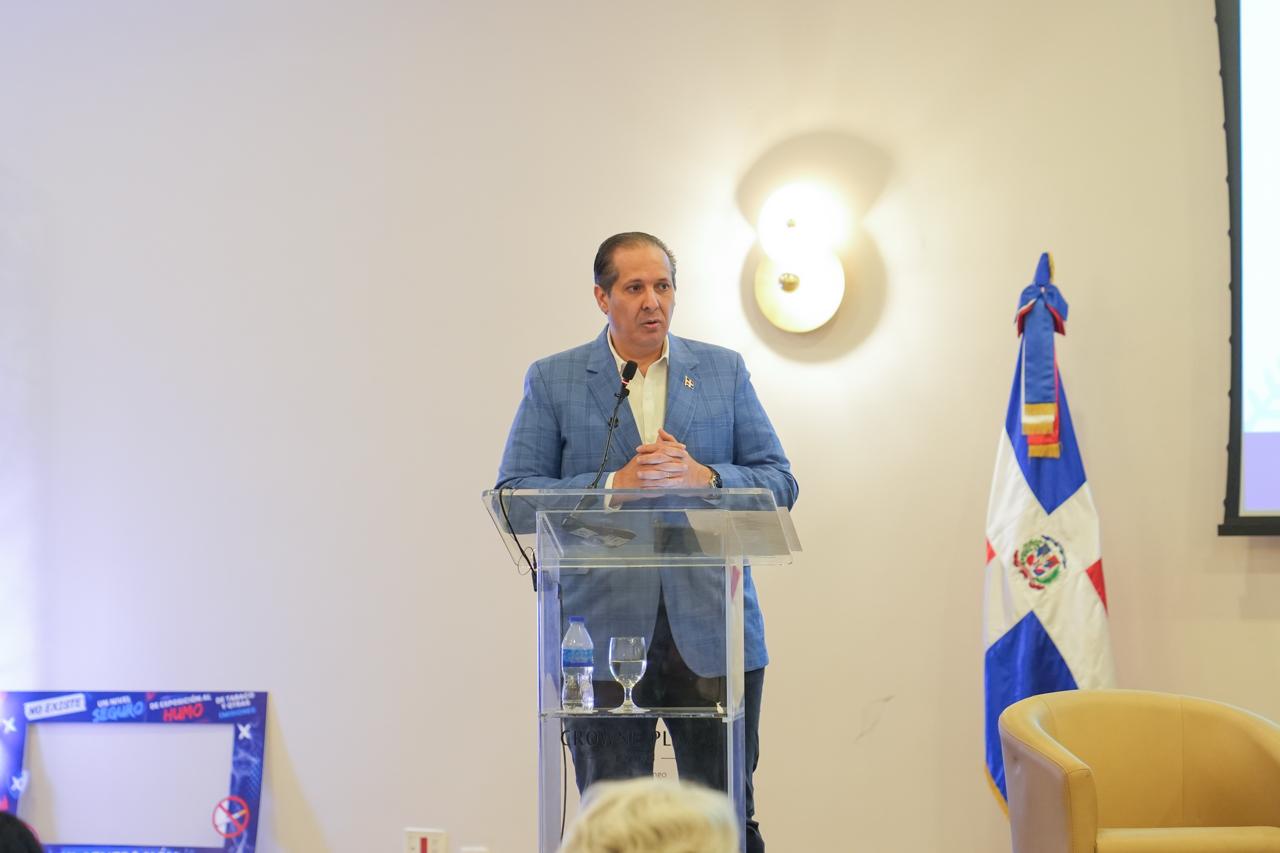 Ministerio de Salud promueve políticas para garantizar espacios libres de humo de tabaco y otras emisiones