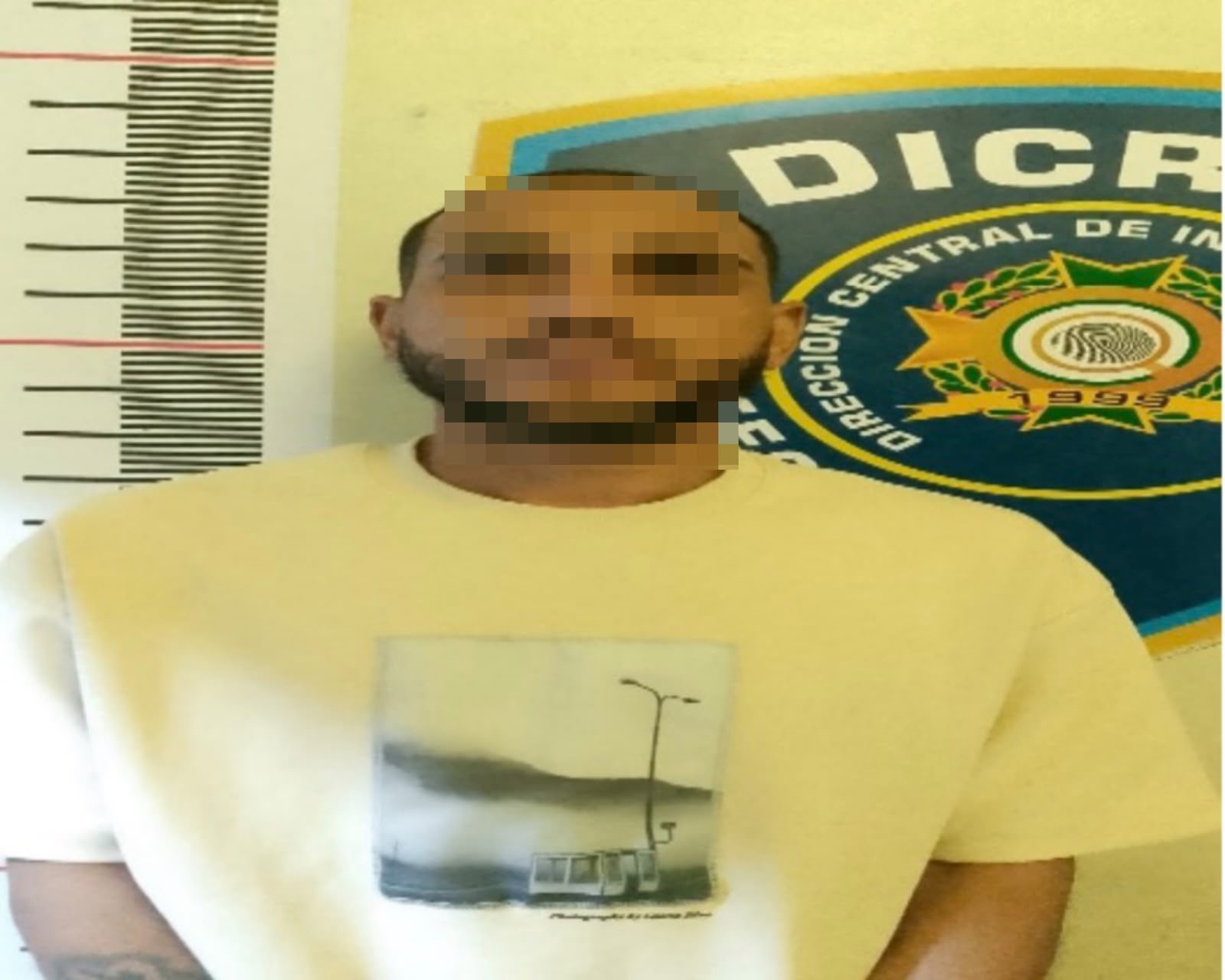 Policía apresa en La Vega a dos hombres requeridos por homicidio y abuso de confianza