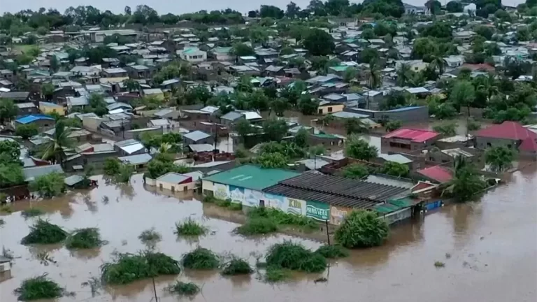 59 muertos por intensas lluvias