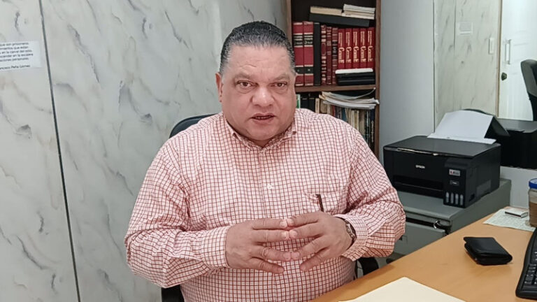 Mario Díaz denuncia alza ilegal en transporte público