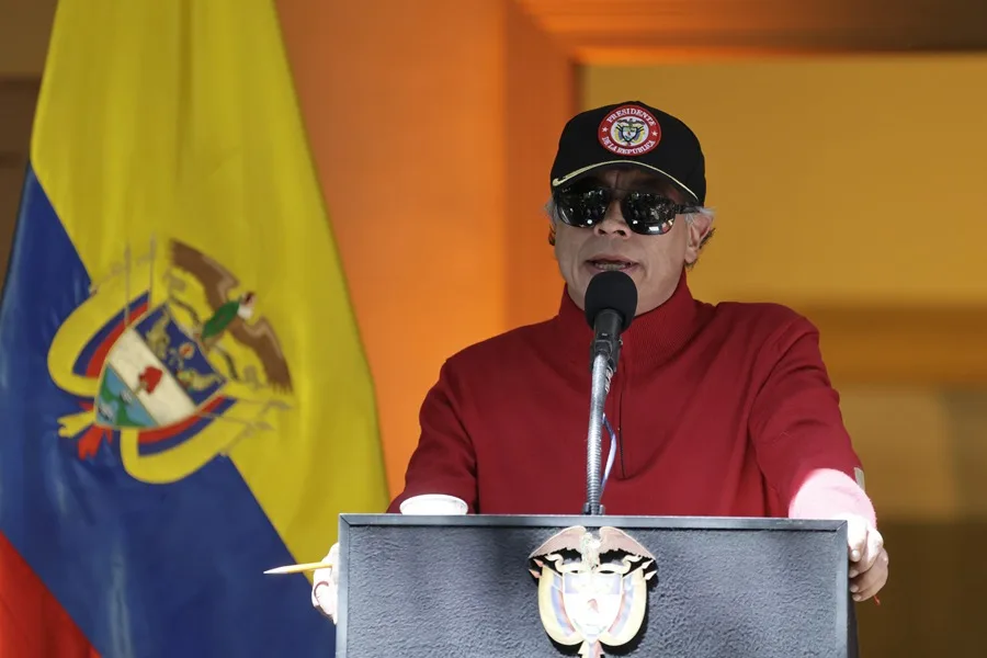 El presidente de Colombia recibe las credenciales de la embajadora de Palestina a diez días de terminar su mandato