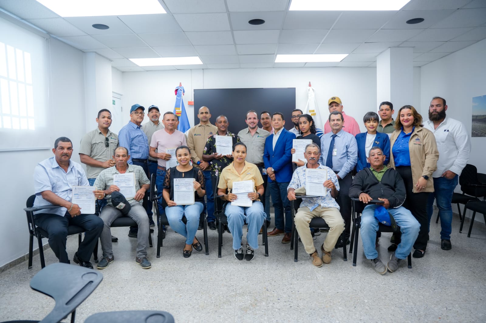 Dieciocho productores de la región Norte reciben más de RD$15 millones para tecnificar predios