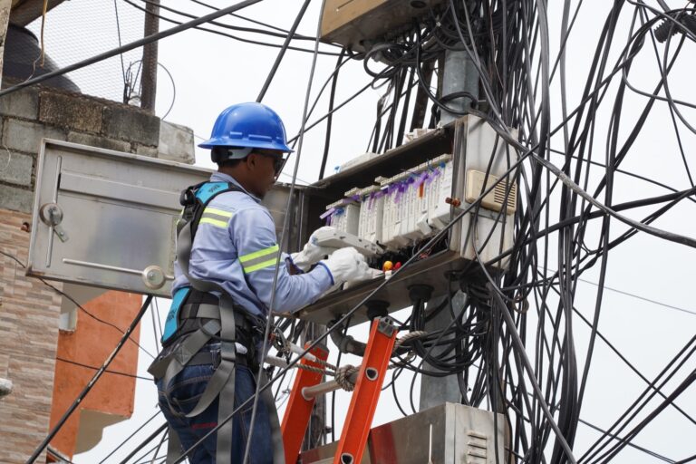 Edesur alerta sobre manipulación de medidores que deja sin luz a comunidades enteras