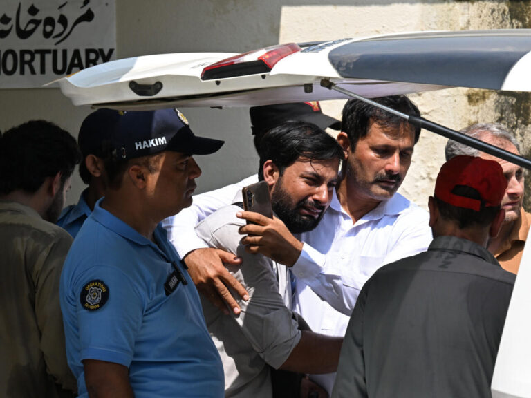 Mueren 14 recién nacidos en incendio de hospital en Pakistán