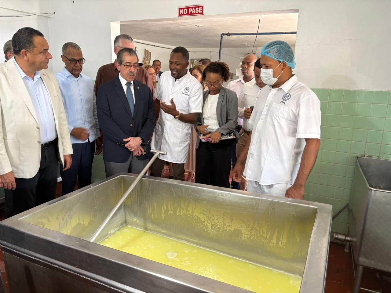CONALECHE equipa planta quesera de la UASD para que sirva de escuela para formar a los pequeños y medianos productores