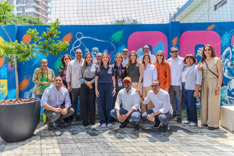 Carolina inaugura parque lineal en Villa Consuelo tras recuperar 400 metros de espacio público