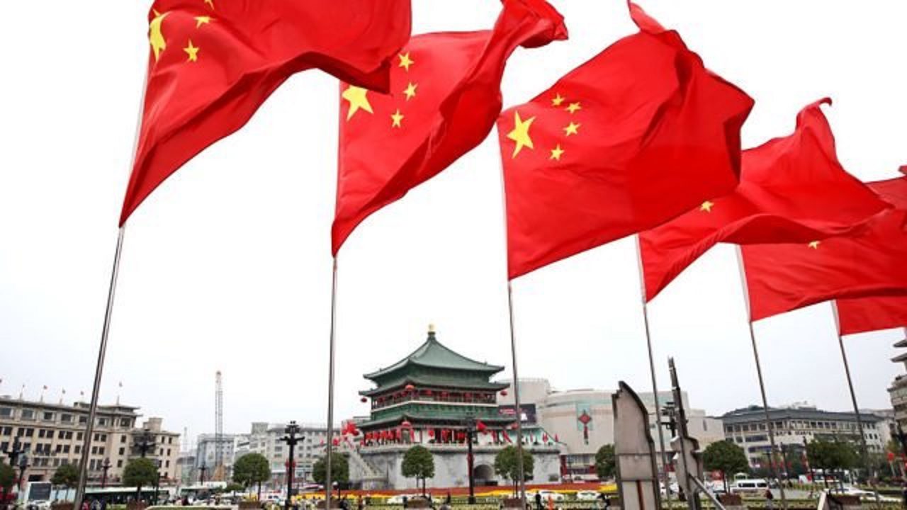 China desafía la presión de Washington y advierte que no permitirá que se interrumpan sus negocios con Irán