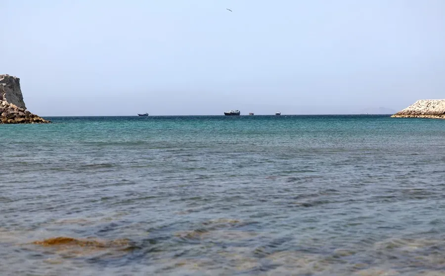 Irán asegura que controla Ormuz y dice que Estados Unidos miente