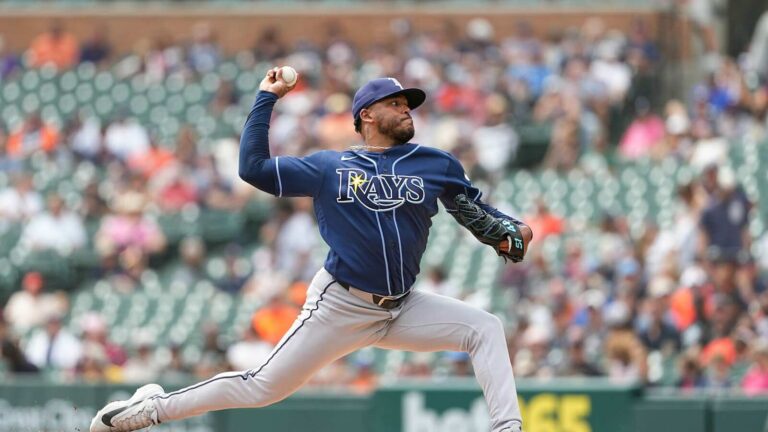 Freddy Peralta lanzó seis entradas sin permitir carreras y consiguió su primera victoria con su nuevo equipo de Tampa Bay Rays