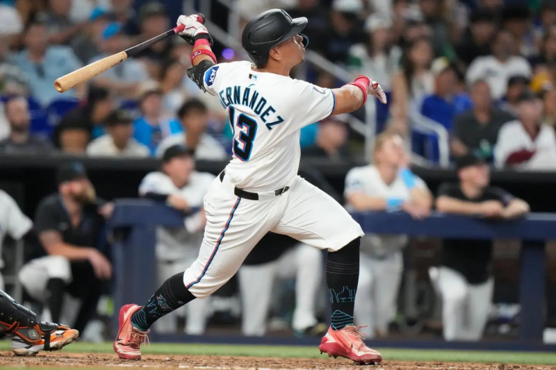 El dominicano Heriberto Hernández conectó su cuadragular 18 de la temporada en la victoria de los Marlins ante los Rojos de Cincinnati