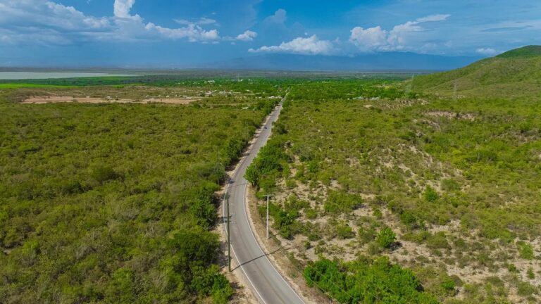 Presidente Abinader inaugura carretera Cabral–Polo y fortalece conexión vial para el desarrollo del Sur