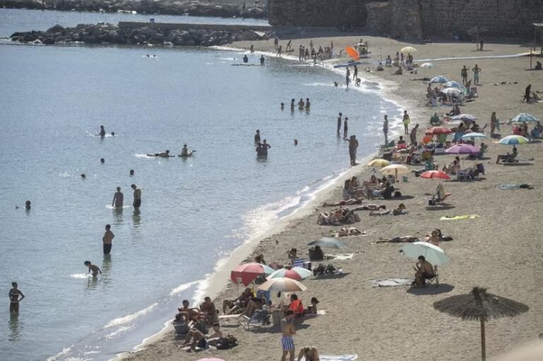 Los residentes de Ceuta están indignados con lo que pasa en el enclave español