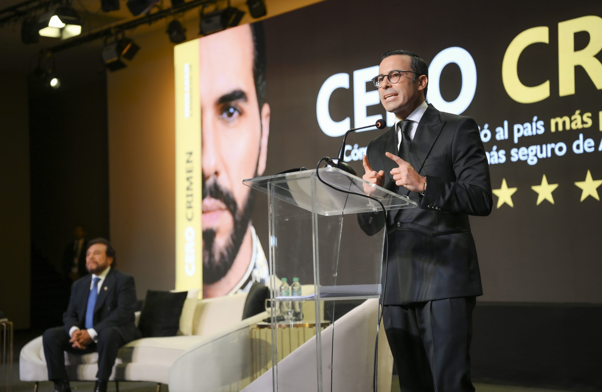 Empresario israelí Yossi Abadi presenta en El Salvador el libro “Cero Crimen”, la historia detrás de la transformación de un país