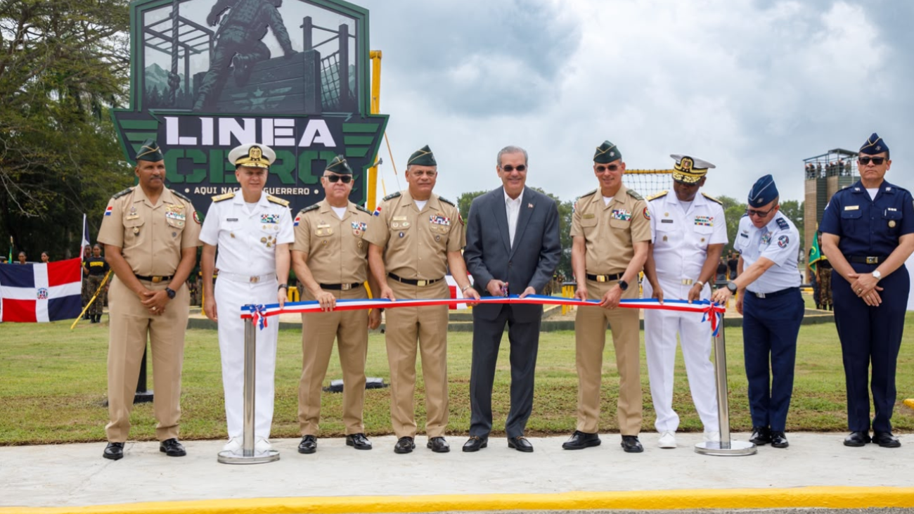 Abinader firma amplio relevo de mando en las Fuerzas Armadas dominicanas