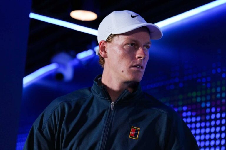 Jannik Sinner número uno del mundo no estará en el Masters 1000 de Cincinnati debido a una lesion en la rodilla derecha