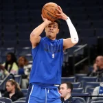 El equipo de Minnesota Timberwolves cambió a Josh Green al conjunto de  Utah Jazz  por Cody Williams y John Konchar