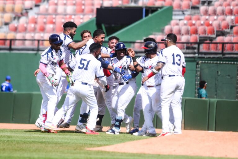 La selección de Panamá se impuso a la dominicana y avanzó a la final del Torneo de Béisbol de los Juegos Centroamericanos y del Caribe