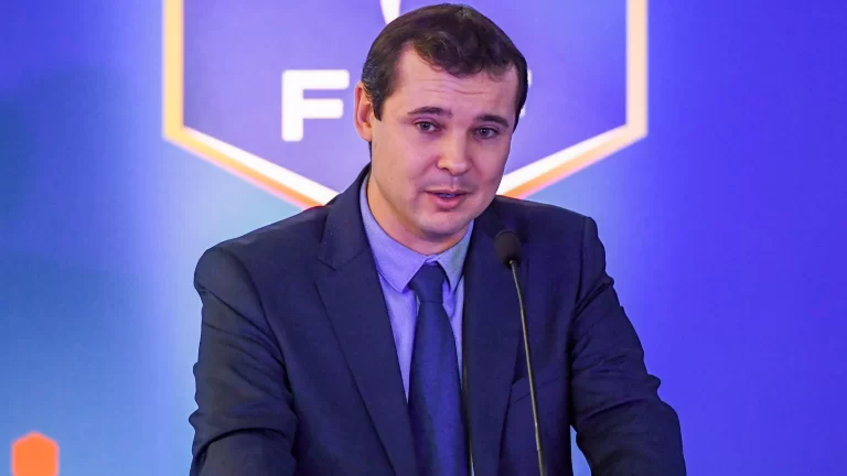 La FIFA destituyó a Kevin Lamour de su cargo como director de operaciones por oponerse a la privatización del fútbol