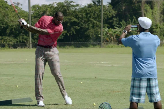 LeBron James lanzó un canal de YouTube centrado en el golf y lo inauguró con un video de mas de 90 minutos