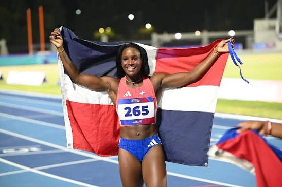 Liranyi Alonso ganó los 200 metros planos femeninos y sumó tres medallas de oro en los Juegos Centroamericanos y del Caribe 2026