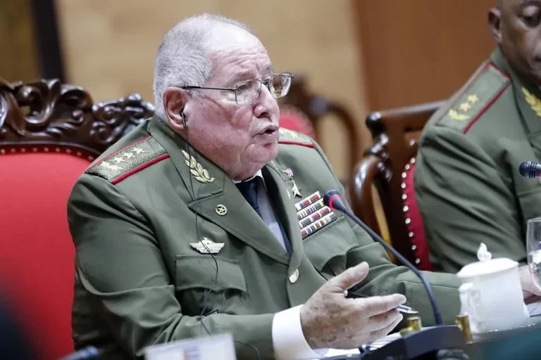EE.UU. sanciona a cinco entidades y ocho funcionarios del aparato militar de Cuba, incluyendo al ministro de las Fuerzas Armadas