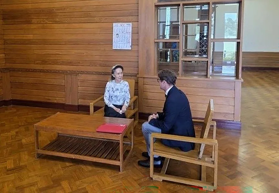 Imágenes inéditas de Suu Kyi reavivan «la esperanza» sobre el estado de la nobel birmana