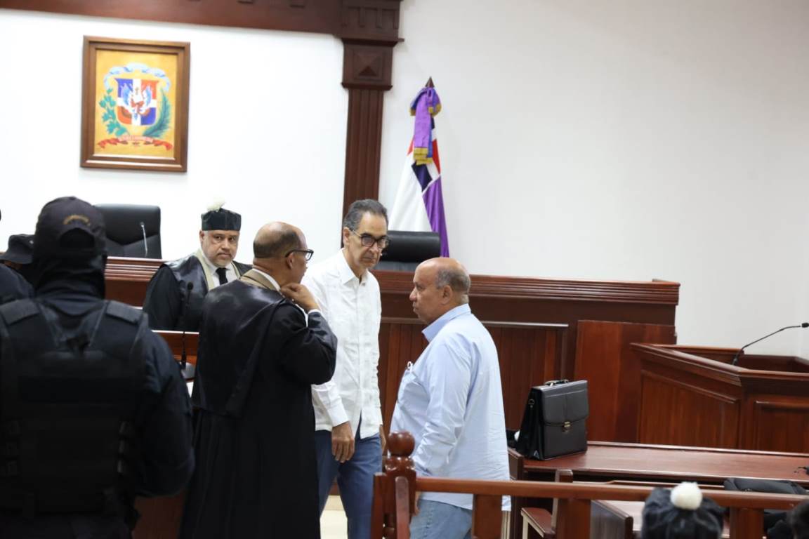 Santiago Hazim y otros imputados en escándalo en SeNaSa seguirán bajo prisión en Najayo