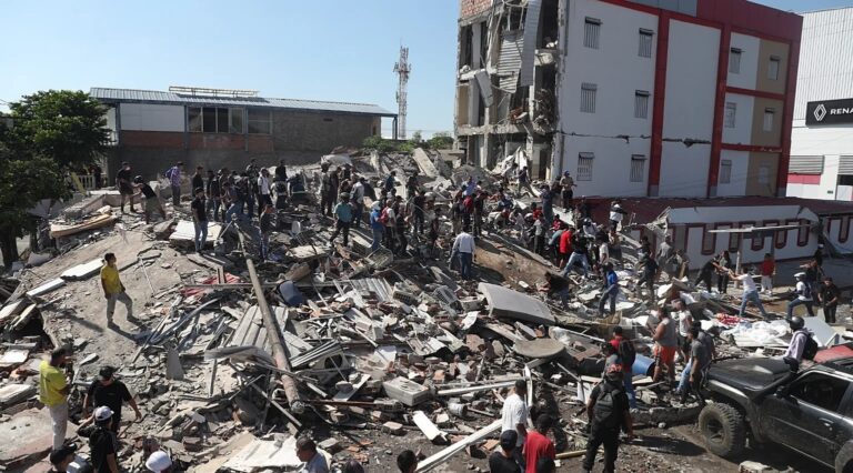 Se elevan a 224 los fallecidos por devastador terremoto en Colombia; siguen búsqueda de desaparecidos y posibles sobrevivientes