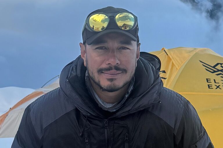 Pakistán busca a 10 montañistas desaparecidos tras avalancha en el Broad Peak