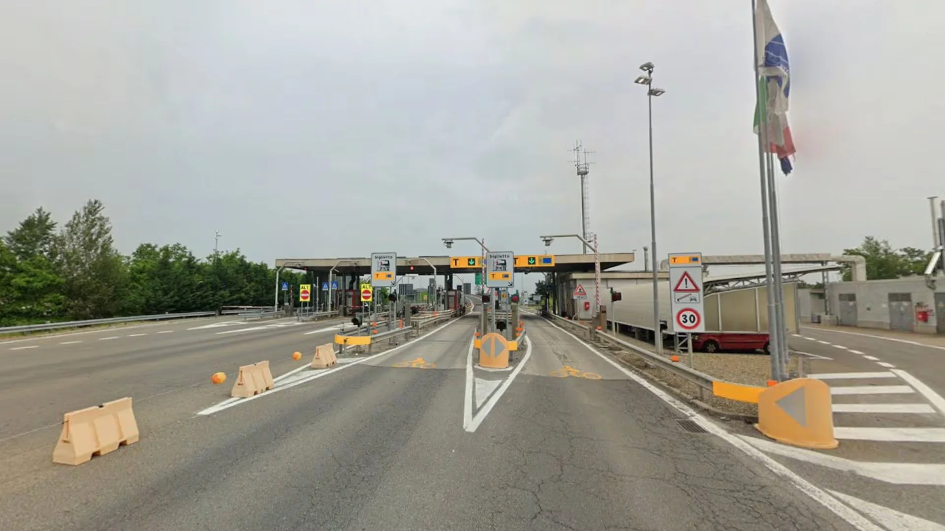 Pareja viaja 100 kilómetros sin saber que su hijo había fallecido en el asiento trasero del auto