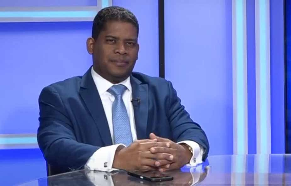¡Polémica en Unicaribe! Leonardo Jáquez exige expulsar a directivo que invitó a Santiago Matías