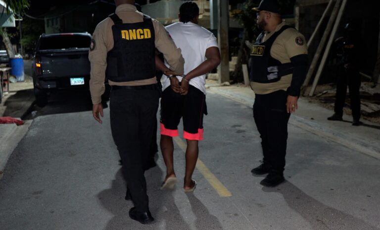 Con 11 detenidos en allanamientos en varias provincias, autoridades desarticulan red que distribuía drogas procedentes de Sudamérica