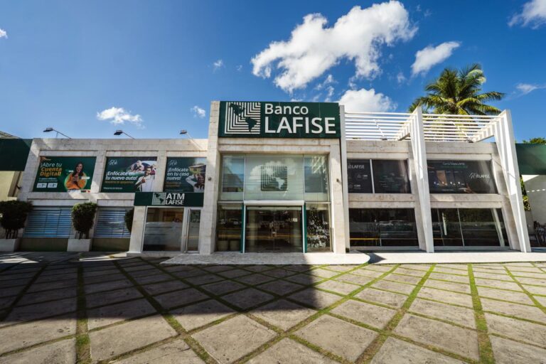 Banco LAFISE mejora calificación de riesgo