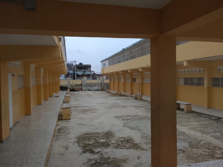 Directivos y Padres de la Escuela Primaria Puerto Rico solicitan con urgencia personal de seguridad, limpieza y servicios generales