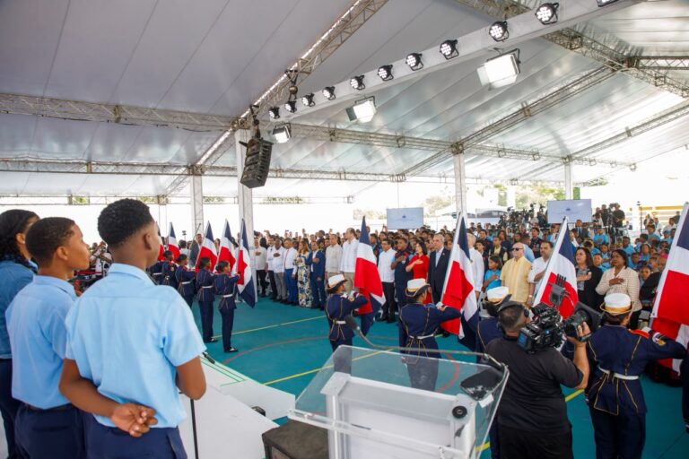 “República Dominicana que soñamos para el 2036 comienza hoy, en cada aula que abre sus puertas”, proclama Abinader
