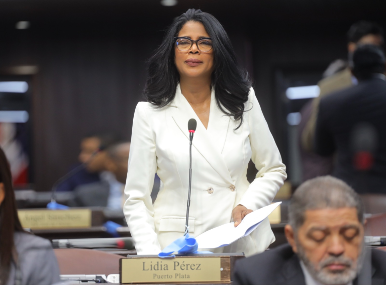 Diputada somete proyecto que otorga a los padres control sobre la educación sexual de sus hijos