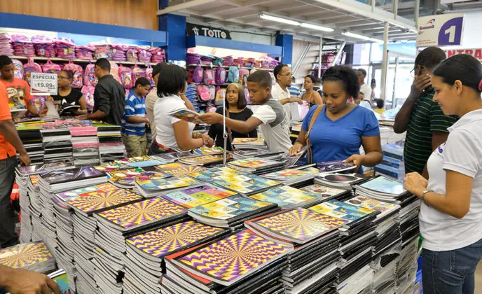 Comerciantes esperan repunte en ventas de útiles escolares durante este fin de semana
