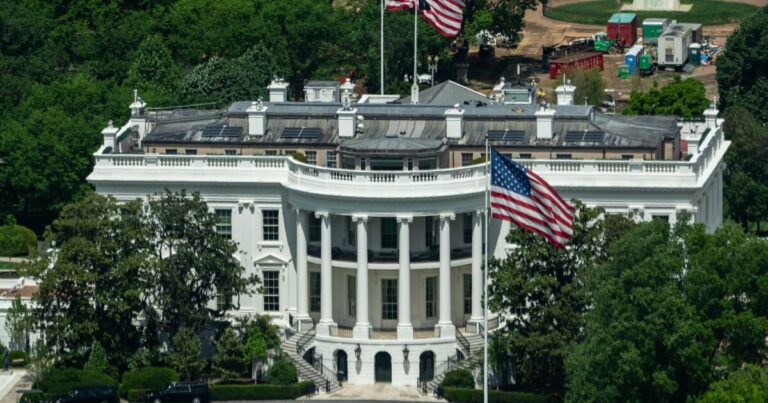 Trump pide al Tribunal Supremo que le deje construir el Salón de Baile en la Casa Blanca