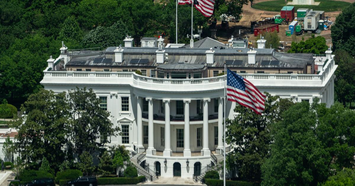 Trump pide al Tribunal Supremo que le deje construir el Salón de Baile en la Casa Blanca