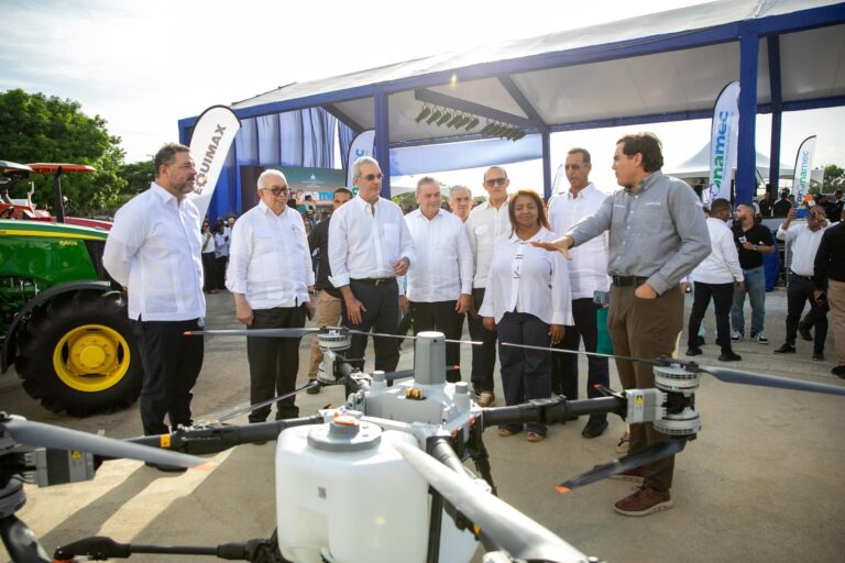 Agricultura afirma que mecanización permitirá reducir entre 15 % y 20 % los costos de producción agropecuaria