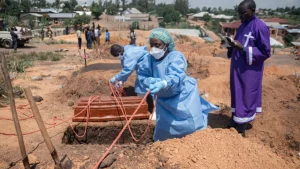 Brote de ébola en RDC se expande "de forma exponencial" en un área más extensa que Francia