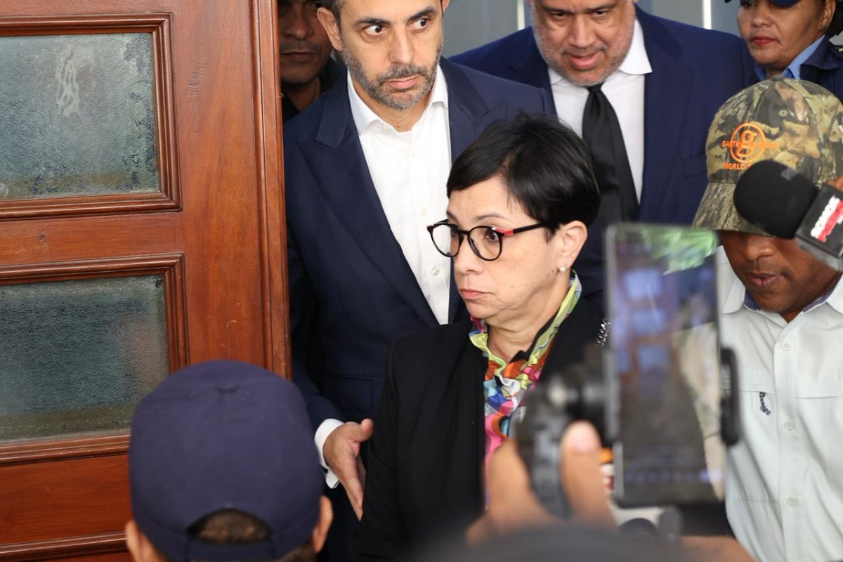 Familiares de víctimas del Jet Set salen llorando de la sala durante juicio de fondo contra los Espaillat