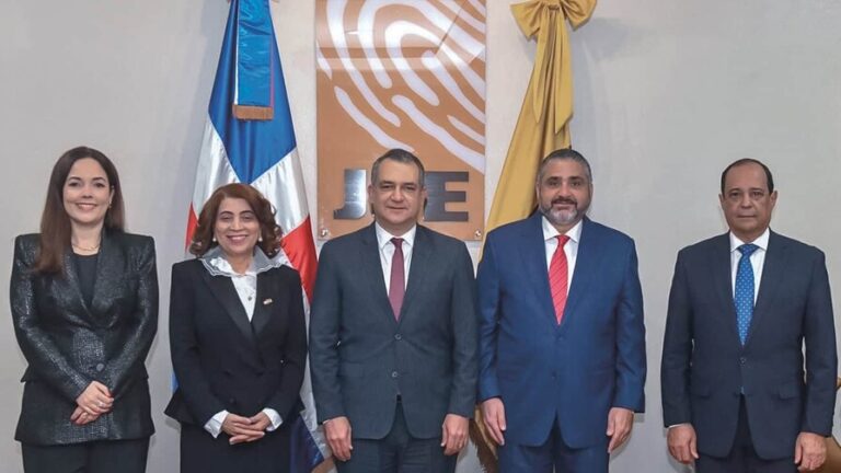 JCE destina más de US$529 mil a viajes, viáticos y boletos aéreos de sus integrantes