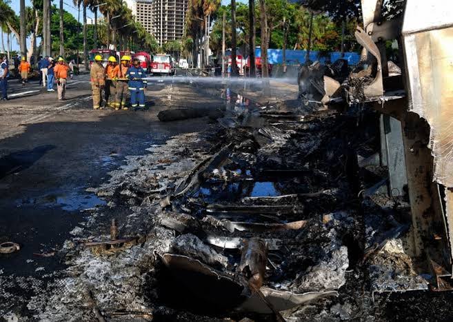 Investigan accidente entre camión cisterna y vehículo en el Malecón
