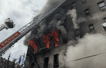 Una persona muerta y 14 heridos tras explosión e incendio en edificio del Bronx