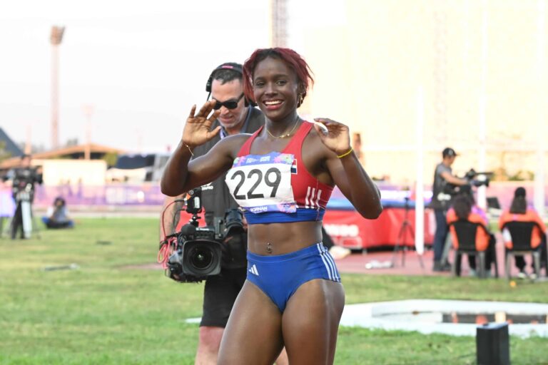 Liranyi Alonso gana oro y rompe récord en los 100 metros planos femeninos